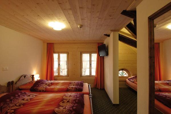 Rossinière Hotel De Ville מראה חיצוני תמונה