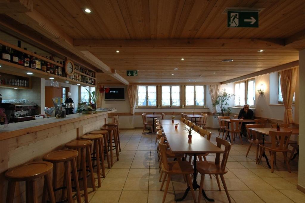 Rossinière Hotel De Ville מראה חיצוני תמונה