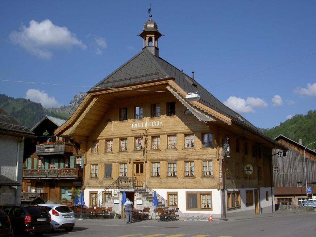 Rossinière Hotel De Ville מראה חיצוני תמונה