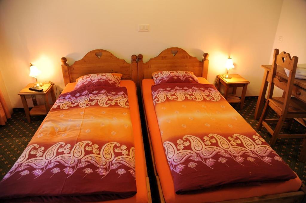 Rossinière Hotel De Ville מראה חיצוני תמונה